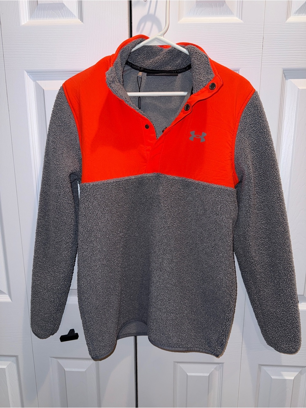 Under Armour Golf Men’s Gray and Orange Sherpa Pullover